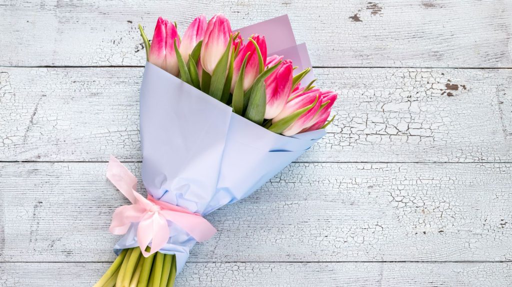 Ramo de tulipanes rosas para regalar el día de la madre
