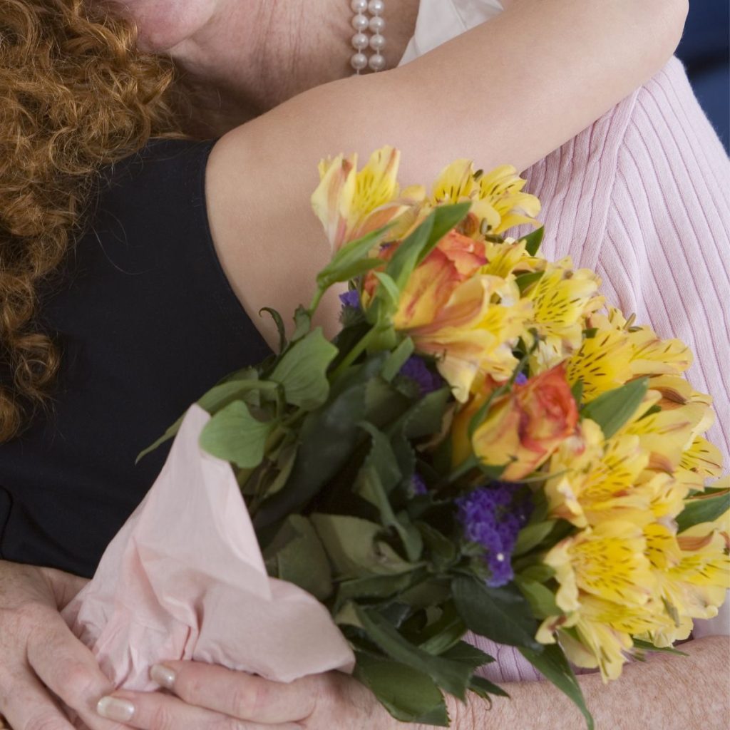 flores regaladas a una madre en el día de la madre
